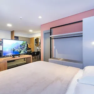 Apartamento Aion Suítes 204 - Compacto E Luxuoso Loft - Rooftop Com Piscina E Academia - à Poucos Passos Da, Bombinhas
